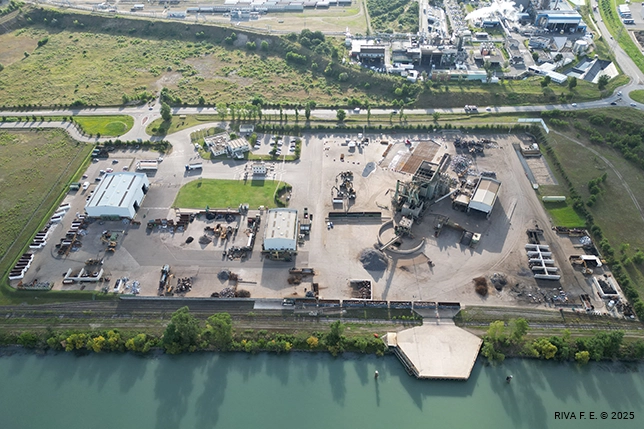 Vue extérieure du site Trentetrois de Salaise-sur-Sanne, centre de collecte et recyclage de métaux