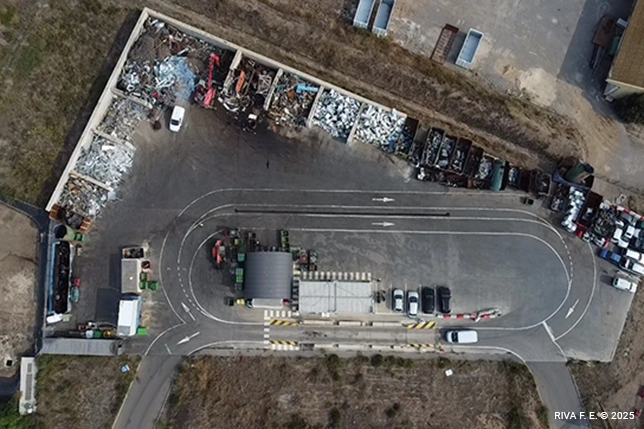 Vue extérieure du site Trentetrois de Sète, centre de collecte et recyclage de métaux